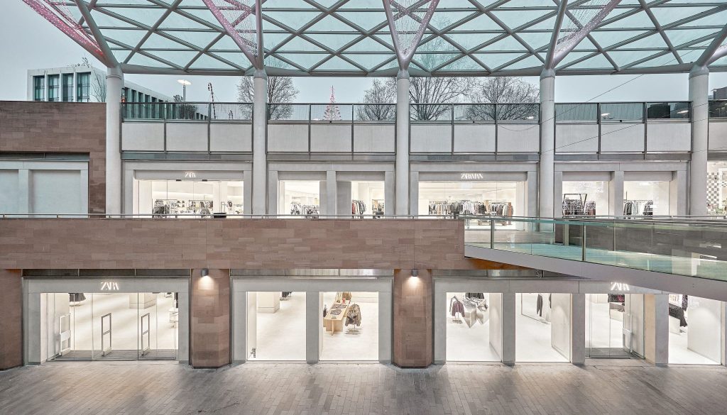 The Liverpool ONE store revamp aligns with Inditex’s strategy of creating larger flagship stores for Zara, featuring enhanced brand experiences such as expanded product ranges and digitally enabled services. The expansion also increases the total trading footprint of Inditex-owned brands within the scheme to 68,000 sq ft. Other group companies at Liverpool ONE include Bershka, Stradivarius, and Pull&Bear.